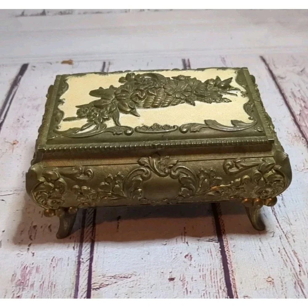 Vtg.‎ Ornate Metal Footed Jewelry Casket Box Made In Japan